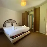 Belle Avec Jacuzzi, Parking, Climatisation, Jardin, Calme Hébergement de vacances