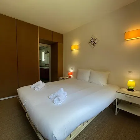 Belle Villa Avec Jacuzzi, Parking, Climatisation, Jardin, Calme * Biarritz