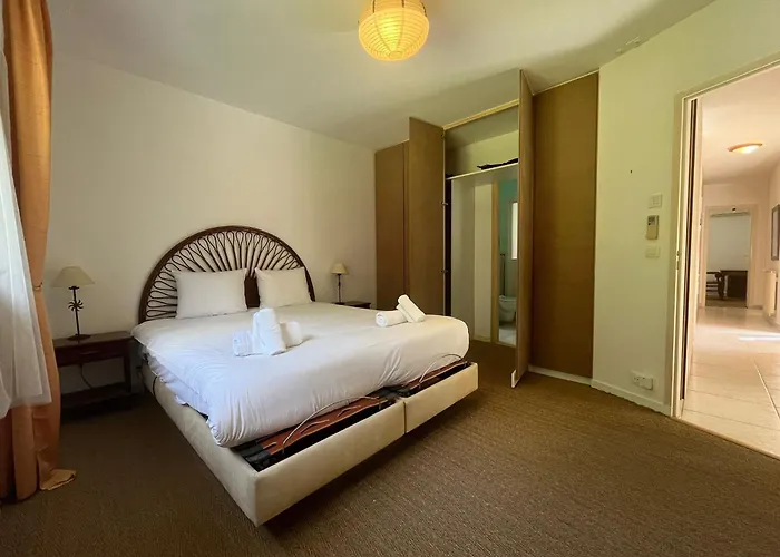 Belle Villa Avec Jacuzzi, Parking, Climatisation, Jardin, Calme Nyaraló