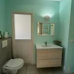 Дом отдыха Belle Avec Jacuzzi, Parking, Climatisation, Jardin, Calme
