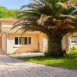 Holiday home Belle Avec Jacuzzi, Parking, Climatisation, Jardin, Calme