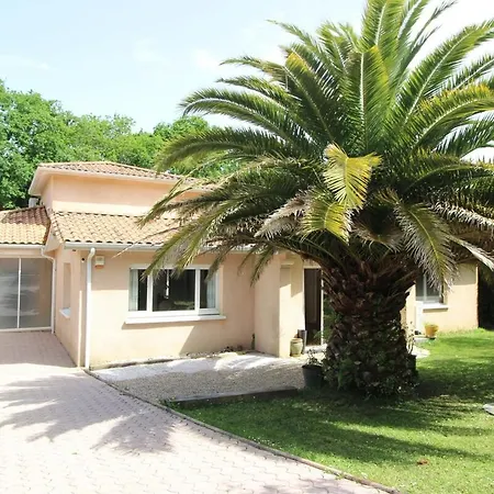 Belle Avec Jacuzzi, Parking, Climatisation, Jardin, Calme Holiday home *