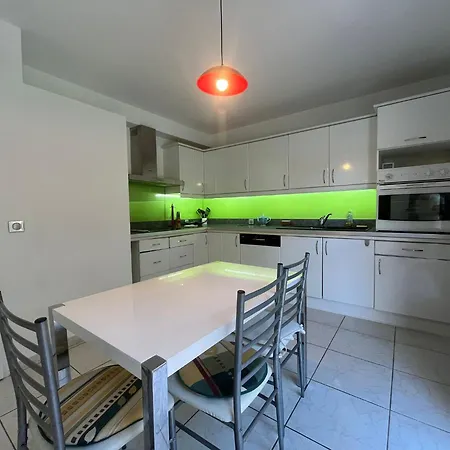 Belle Avec Jacuzzi, Parking, Climatisation, Jardin, Calme Биарриц