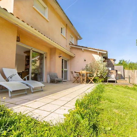 펜션 Belle Avec Jacuzzi, Parking, Climatisation, Jardin, Calme *