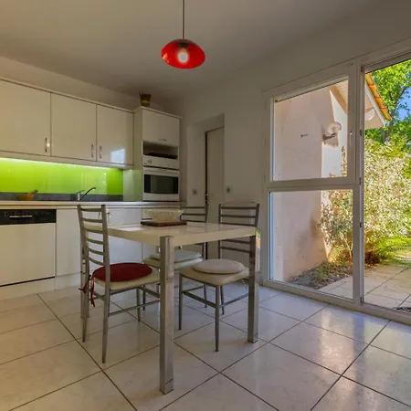Belle Avec Jacuzzi, Parking, Climatisation, Jardin, Calme 비아히쯔