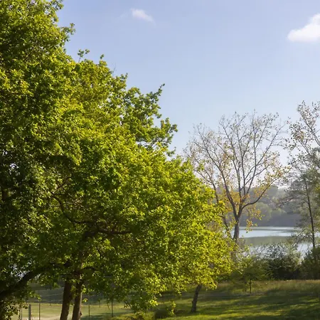 펜션 Belle Avec Jacuzzi, Parking, Climatisation, Jardin, Calme *