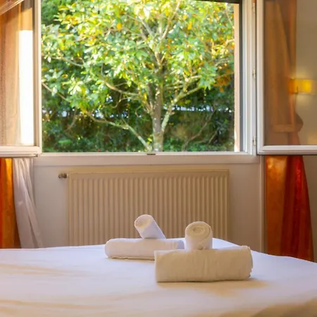펜션 Belle Avec Jacuzzi, Parking, Climatisation, Jardin, Calme