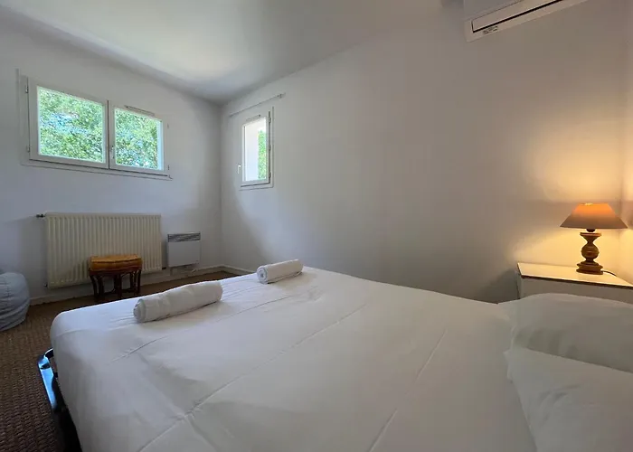 Belle Villa Avec Jacuzzi, Parking, Climatisation, Jardin, Calme *